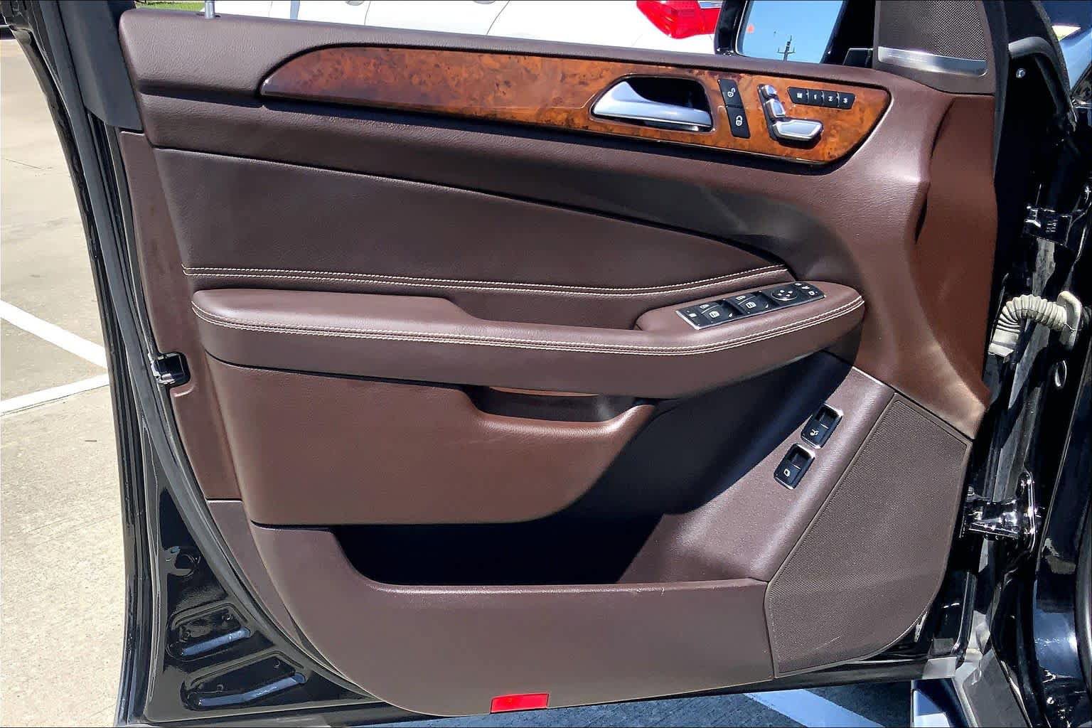 Used 2019 Mercedes-Benz GLS 450 4MATIC image 25