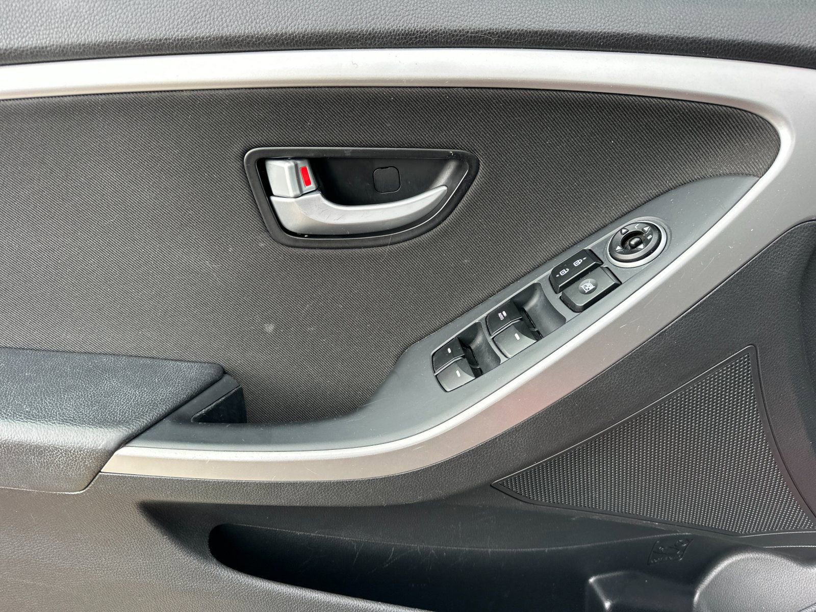 Used 2016 Hyundai Elantra GT w/ Option Group 02 FWD image 10