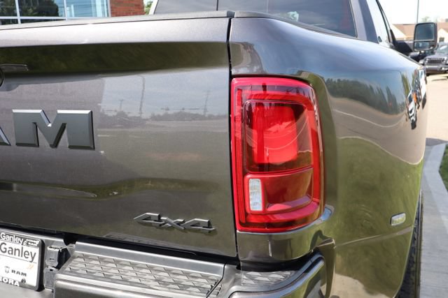 Used 2025 RAM 3500 Laramie AWD/4WD image 47