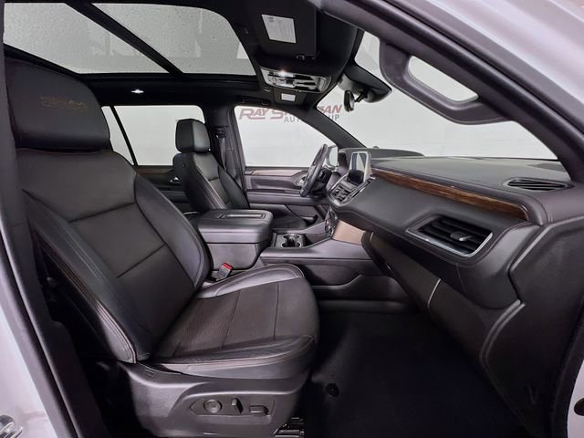 Used 2023 Chevrolet Suburban High Country image 43
