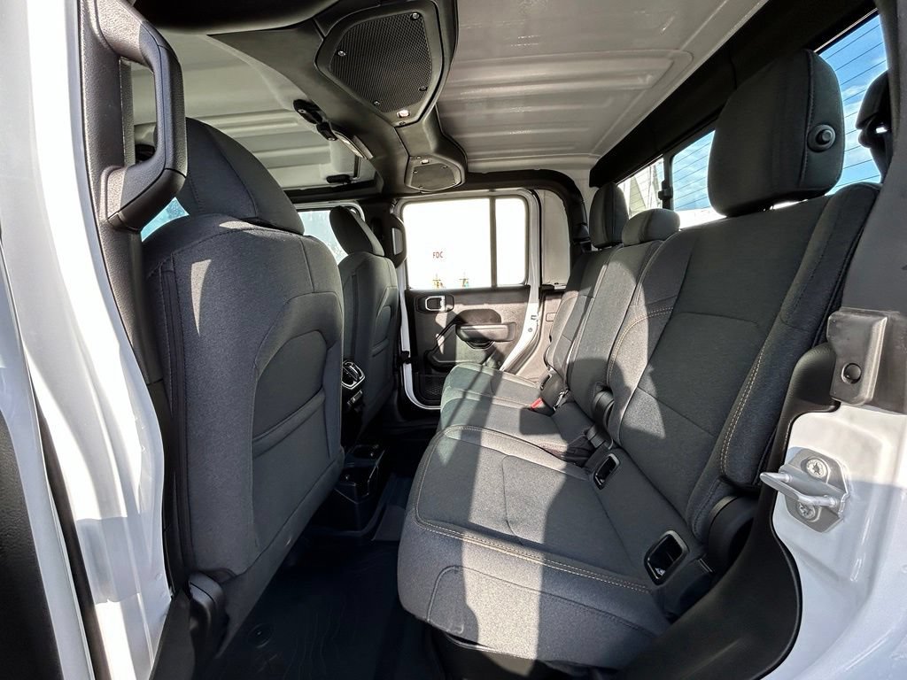 Used 2026 Jeep Gladiator Sport AWD/4WD image 28
