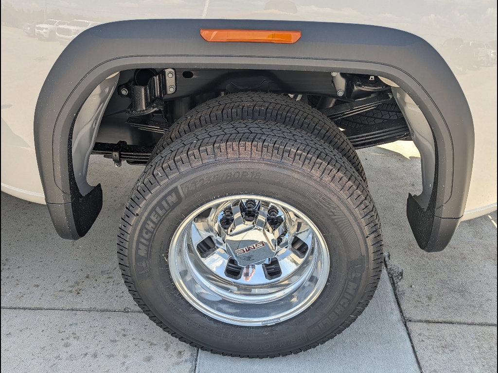 New 2026 GMC Sierra 3500 SLE w/ SLE Value Package AWD/4WD image 13