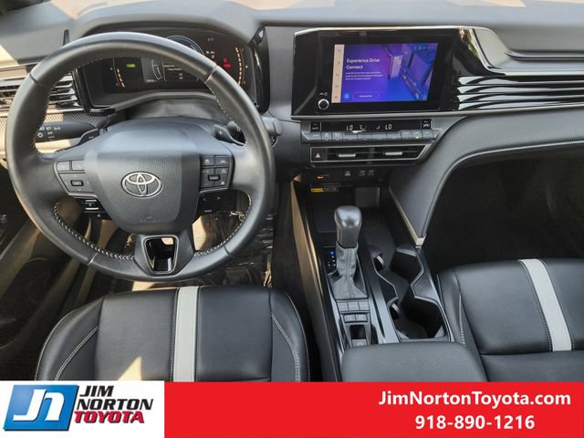 Used 2025 Toyota Camry SE FWD image 25
