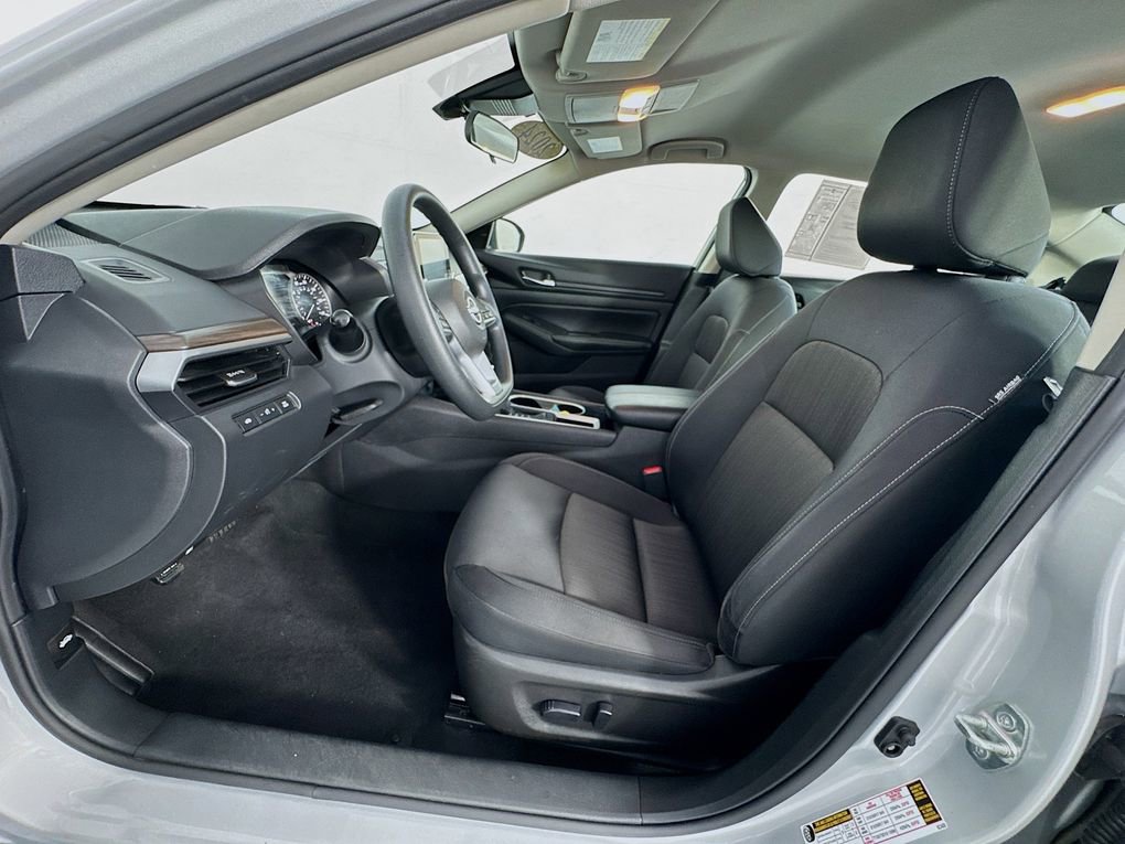Used 2024 Nissan Altima 2.5 SV image 12