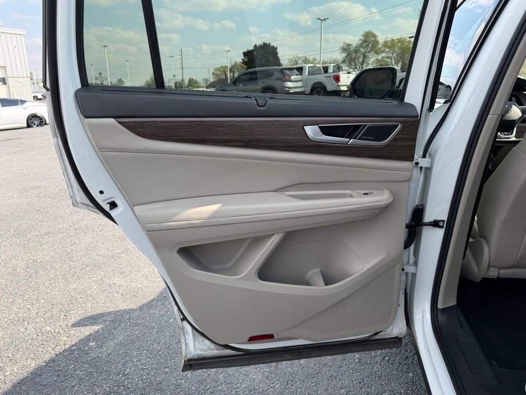 Used 2024 Volkswagen Atlas SEL Premium R-Line image 17