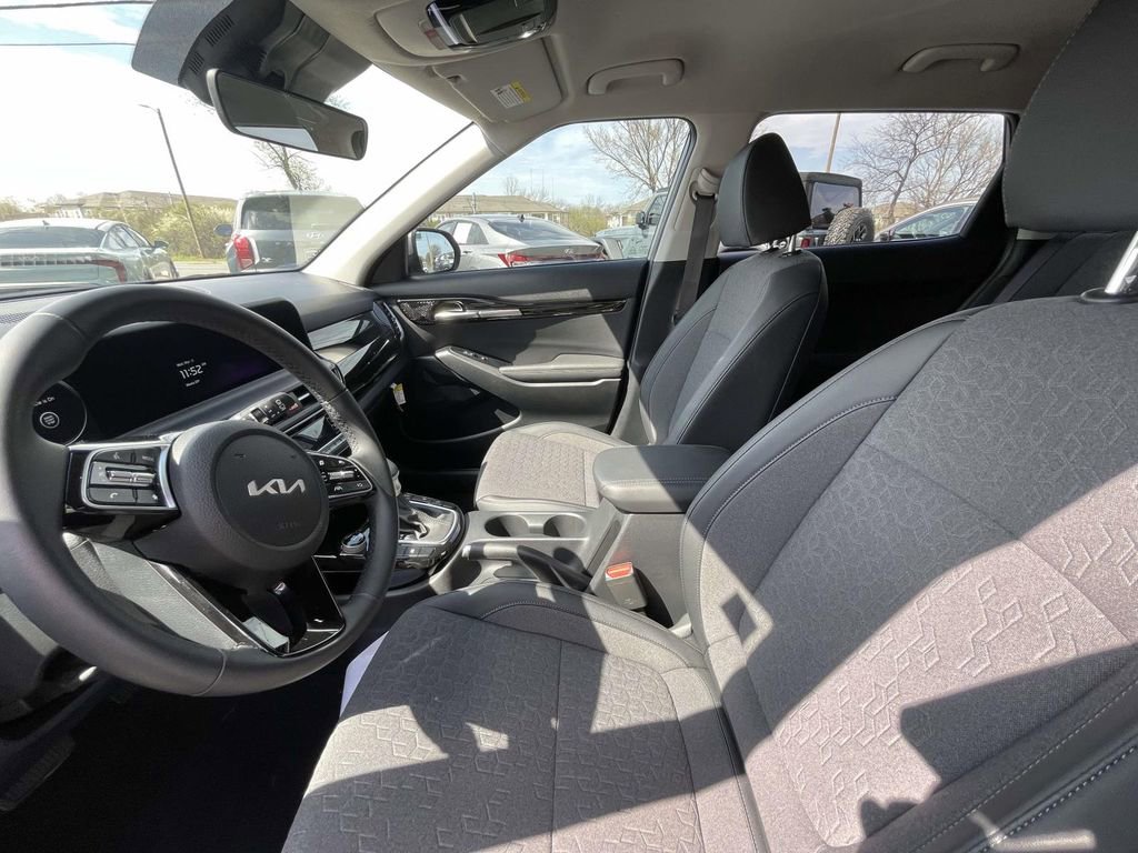 Used 2025 Kia Seltos X-Line AWD/4WD image 28