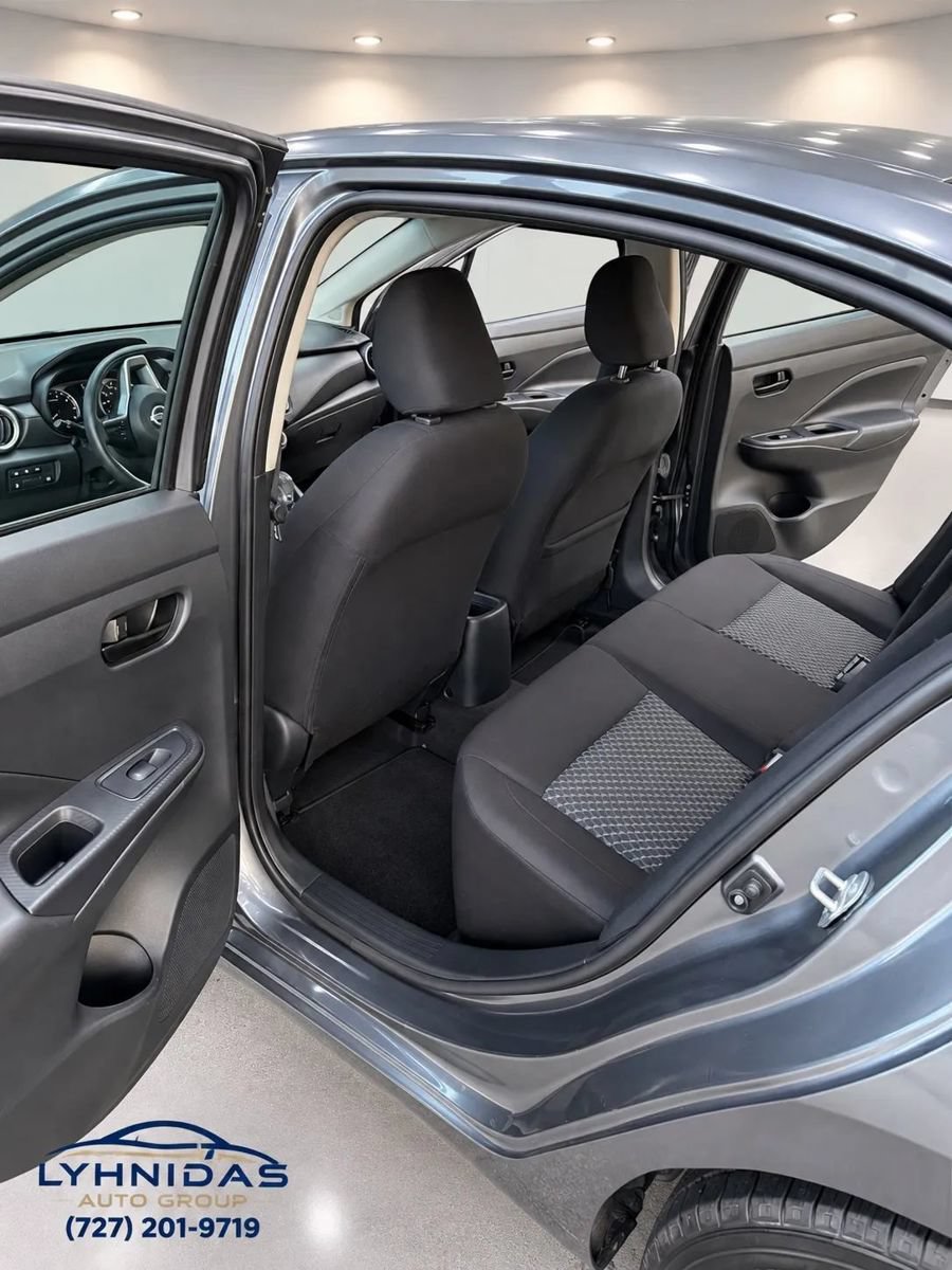 Used 2022 Nissan Versa S FWD image 8