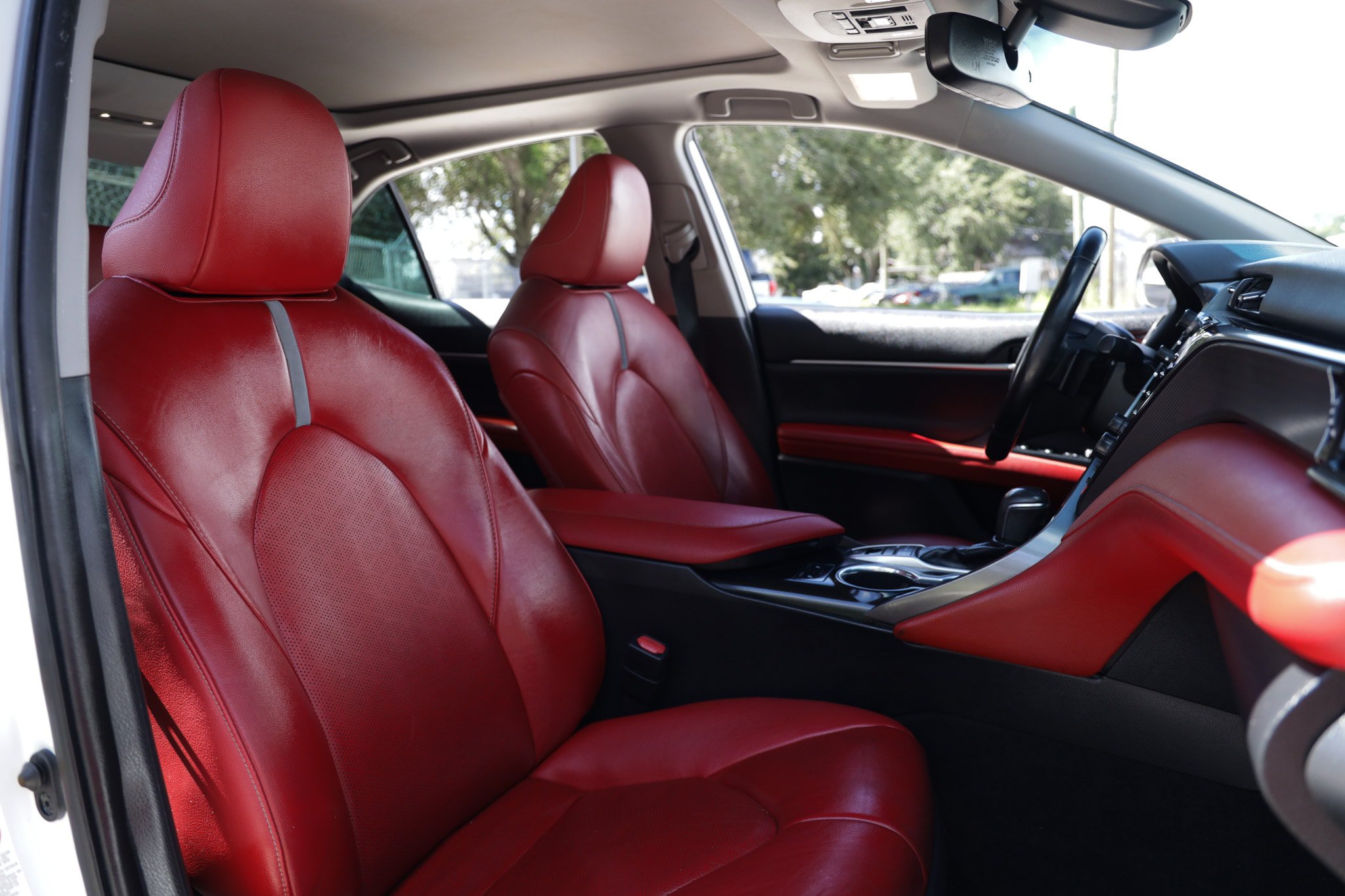 Used 2019 Toyota Camry XSE FWD image 21