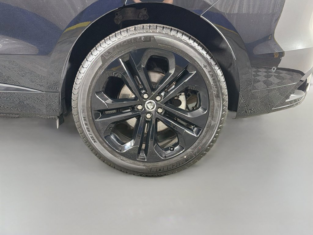 Certified 2026 Jaguar F-PACE R-Dynamic S AWD/4WD image 33