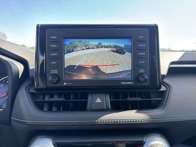 Used 2021 Toyota RAV4 LE image 19