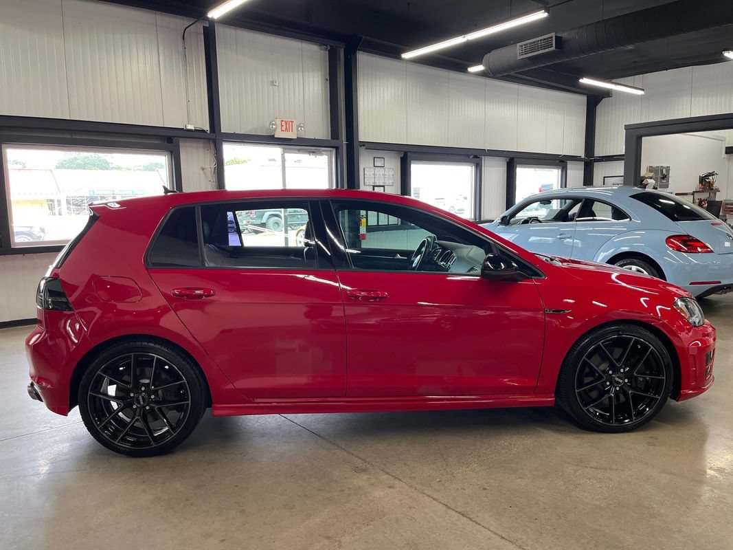 Used 2015 Volkswagen Golf R 4-Door AWD/4WD image 18