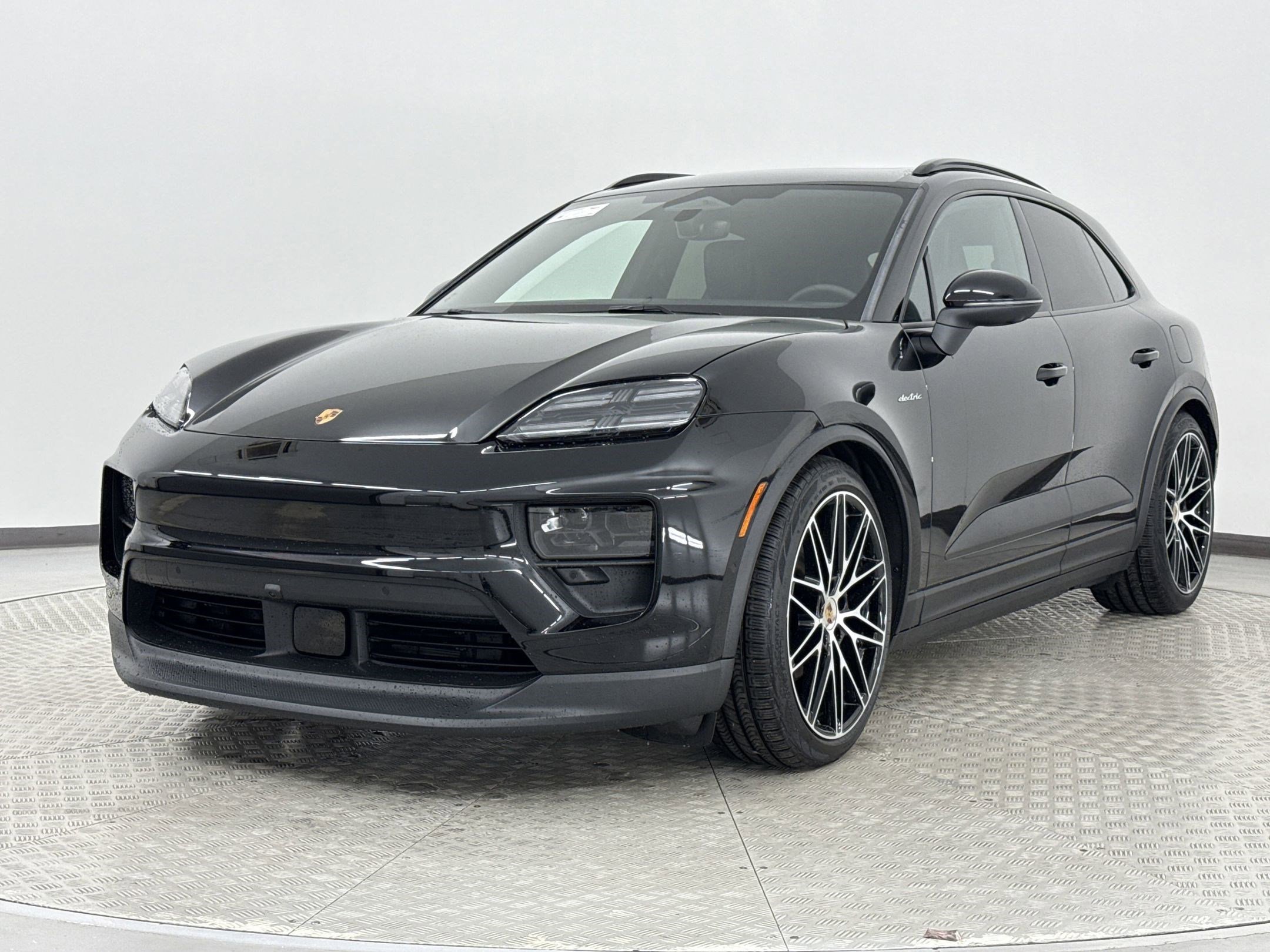 Used 2024 Porsche Macan 4 Electric image 1