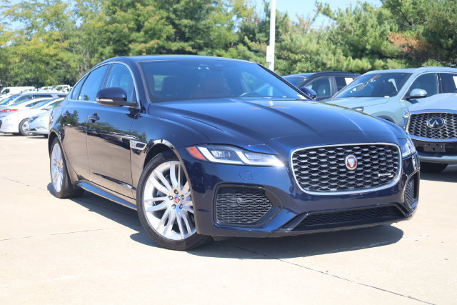 Used 2023 Jaguar XF R-Dynamic SE AWD/4WD image 3