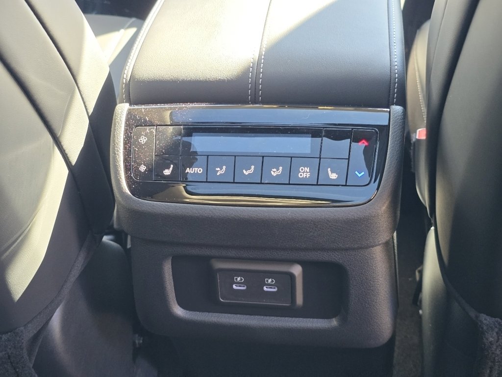 New 2026 INFINITI QX60 Luxe image 24