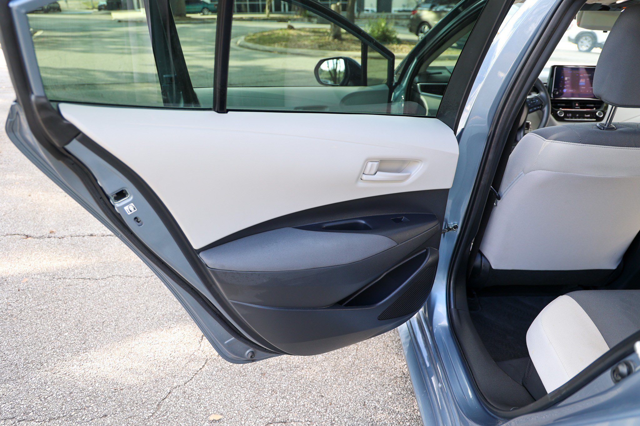 Certified 2025 Toyota Corolla LE FWD image 37