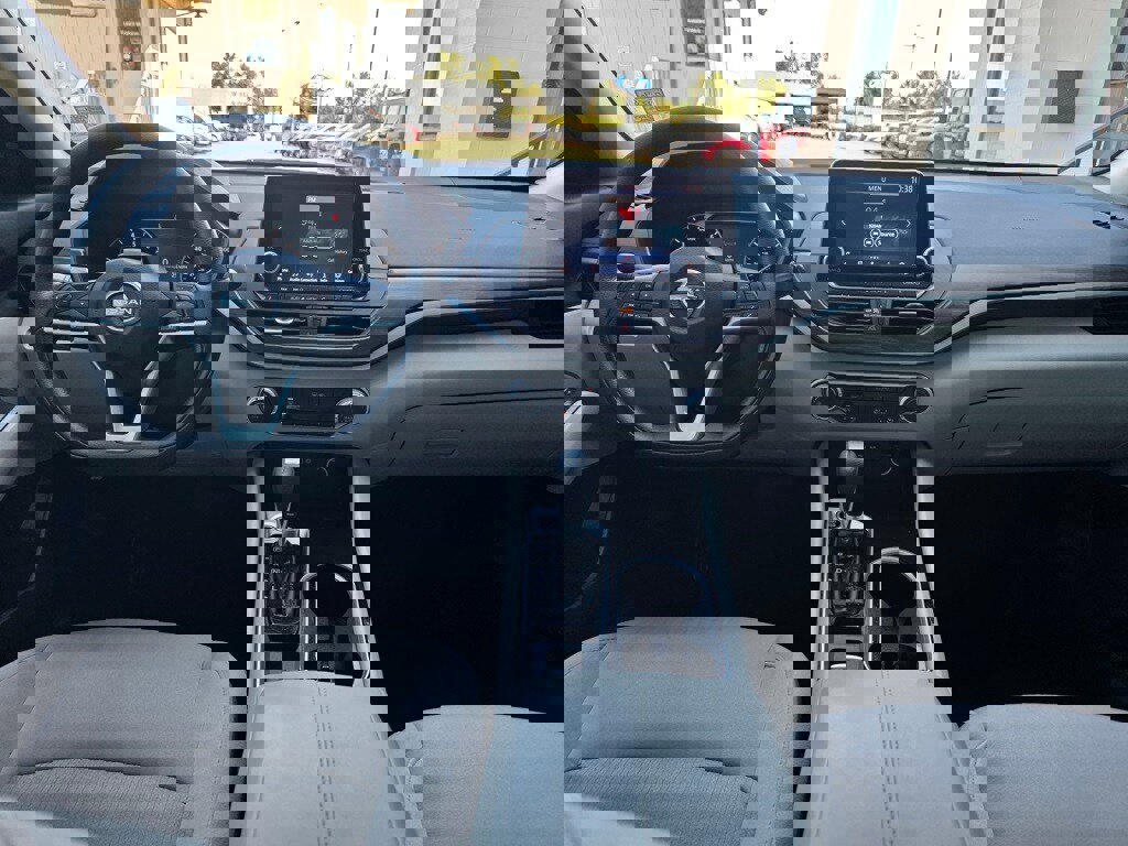 Used 2024 Nissan Altima 2.5 SV image 8