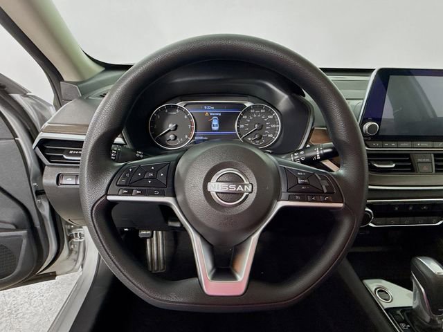 Used 2024 Nissan Altima 2.5 SV image 9