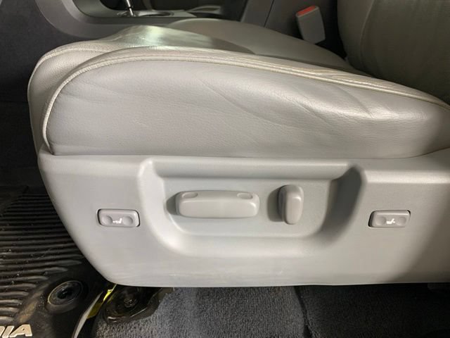 Used 2020 Toyota Sequoia Platinum AWD/4WD image 21