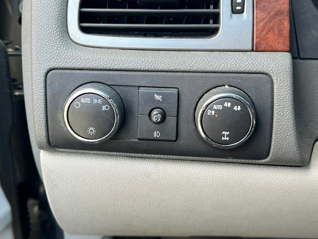 Used 2007 Chevrolet Suburban LT image 32