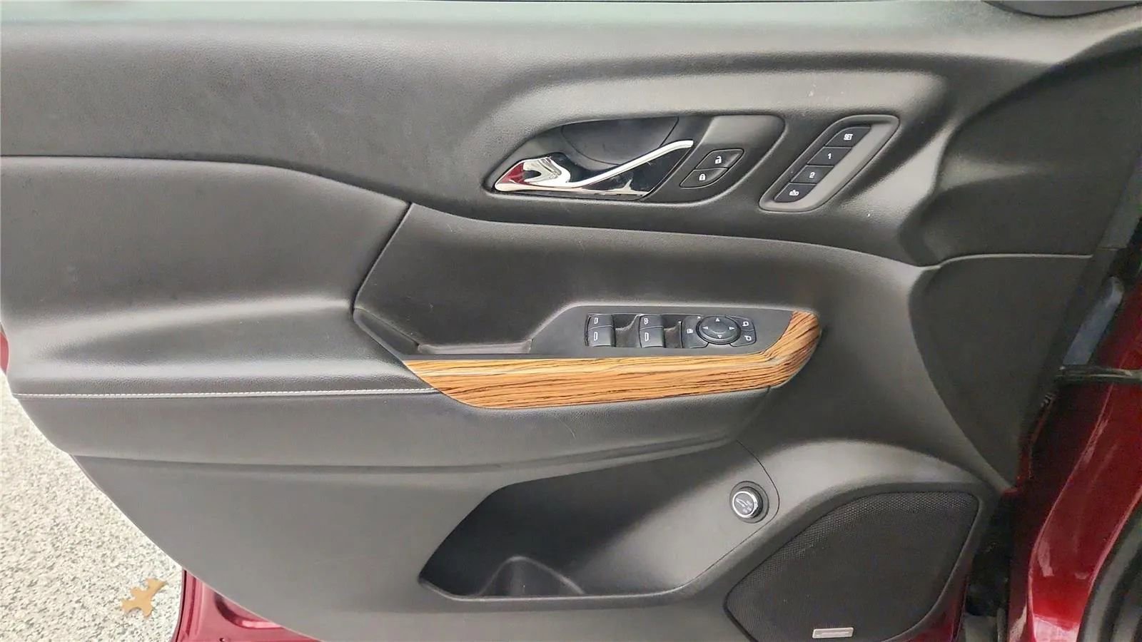 Used 2017 GMC Acadia Denali w/ Technology Package image 33