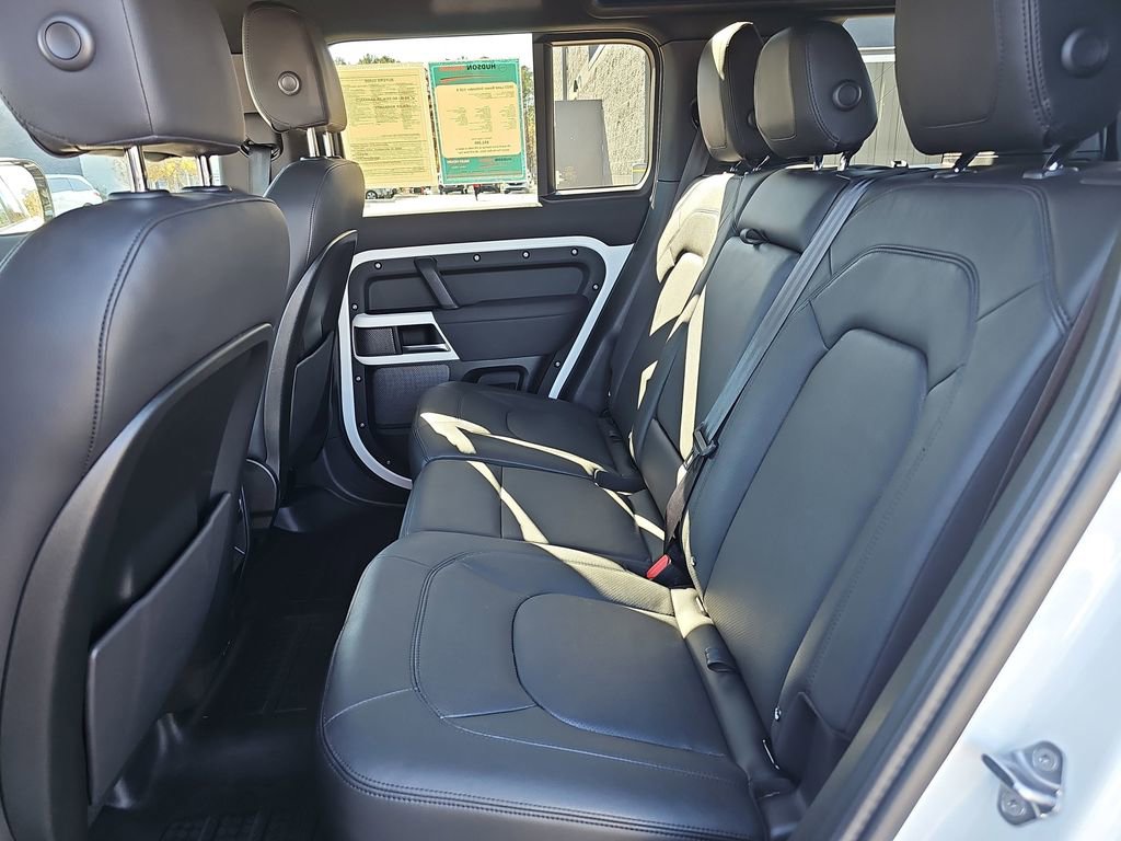 Used 2023 Land Rover Defender 110 S image 19