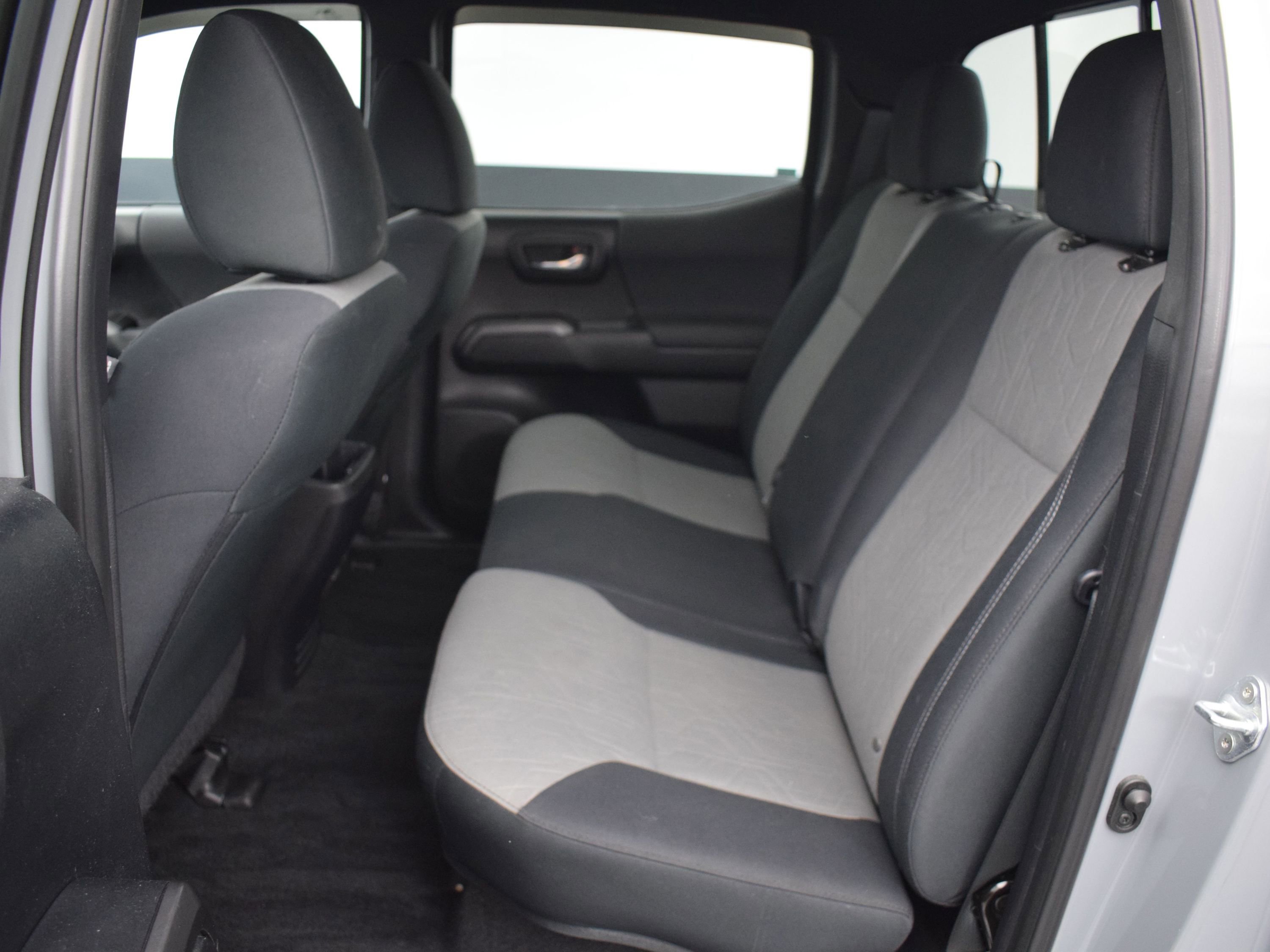 Used 2021 Toyota Tacoma TRD Sport w/ Technology Package image 12