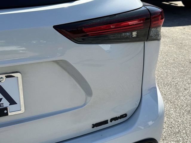 Used 2024 Toyota Highlander XSE AWD/4WD image 30