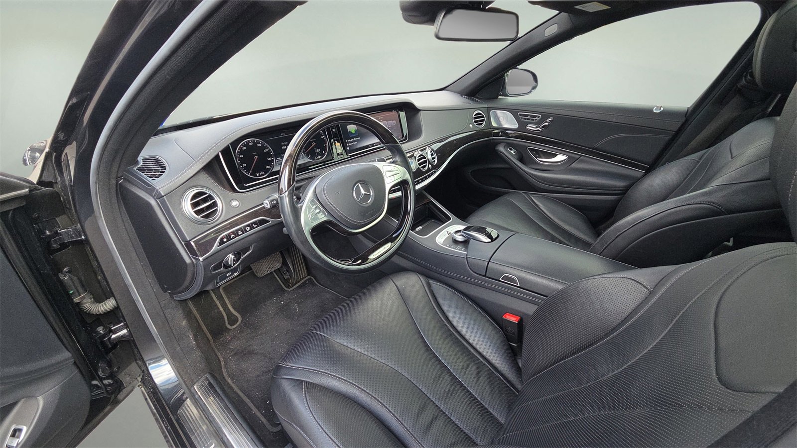 Used 2015 Mercedes-Benz S 550 Sedan w/ Premium 1 Package image 17