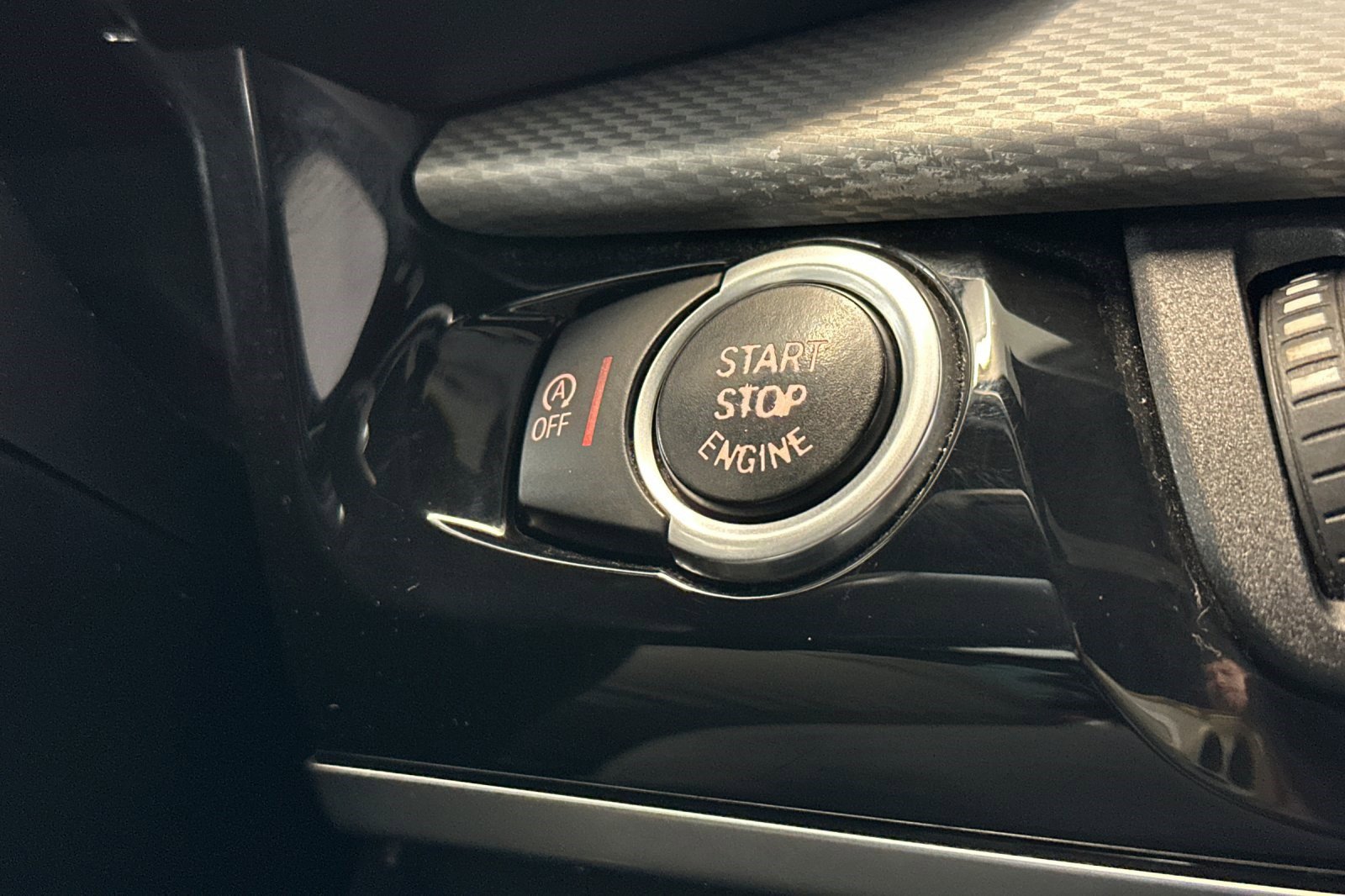 Used 2019 BMW X6 xDrive35i w/ M Sport Package image 34