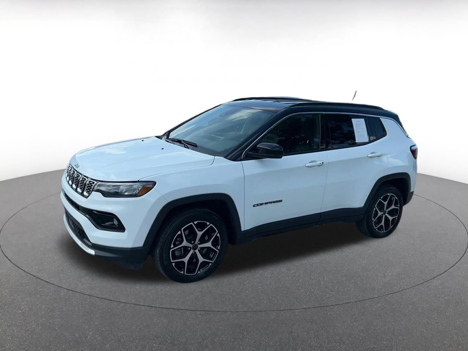 Used 2025 Jeep Compass Limited AWD/4WD image 7