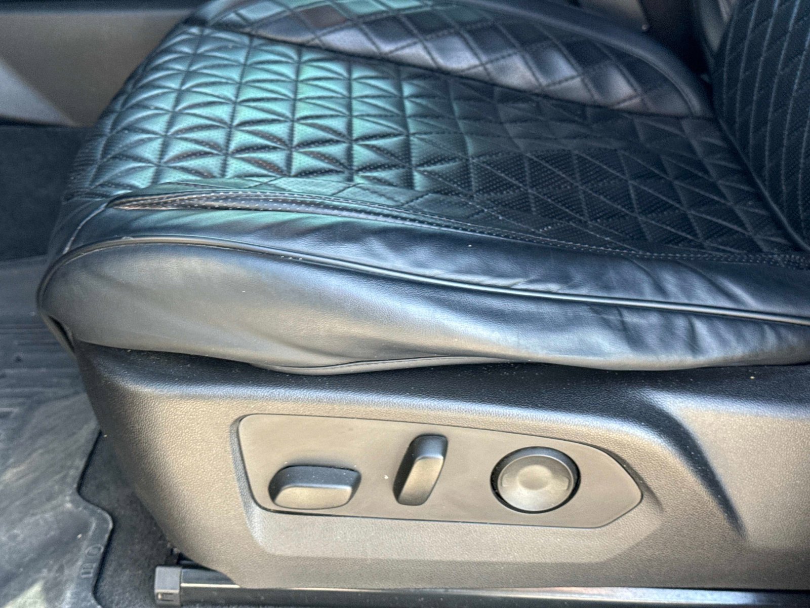 Used 2023 Chevrolet Colorado Trail Boss image 21