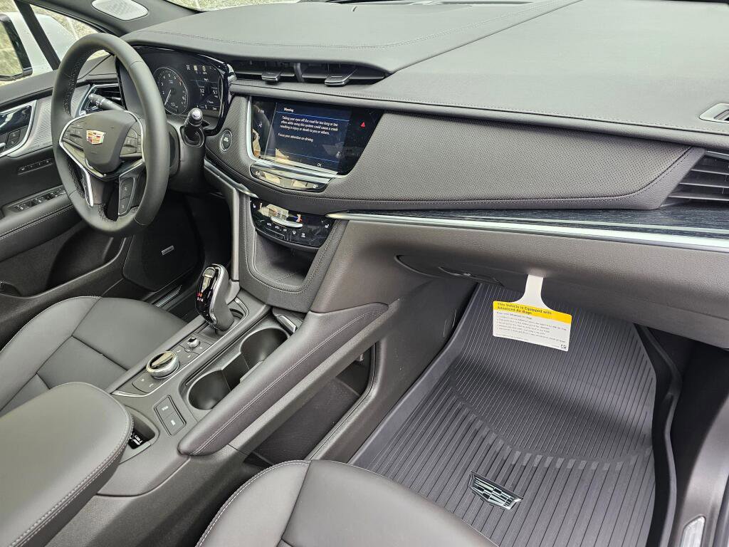 New 2026 Cadillac XT5 Premium Luxury w/ LPO, Floor Liner Package AWD/4WD image 16