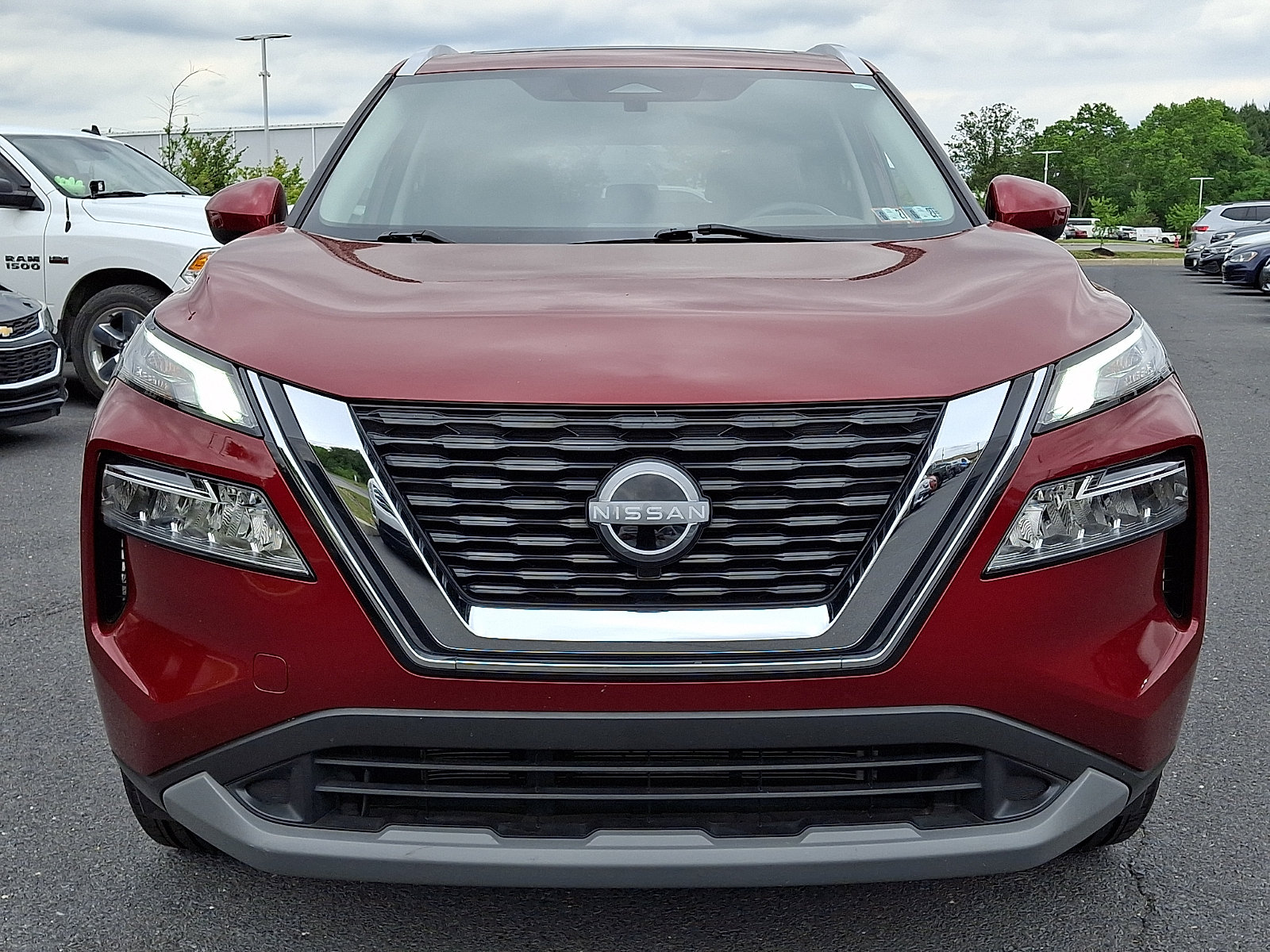 Used 2023 Nissan Rogue SV w/ SV Premium B Package AWD/4WD image 3