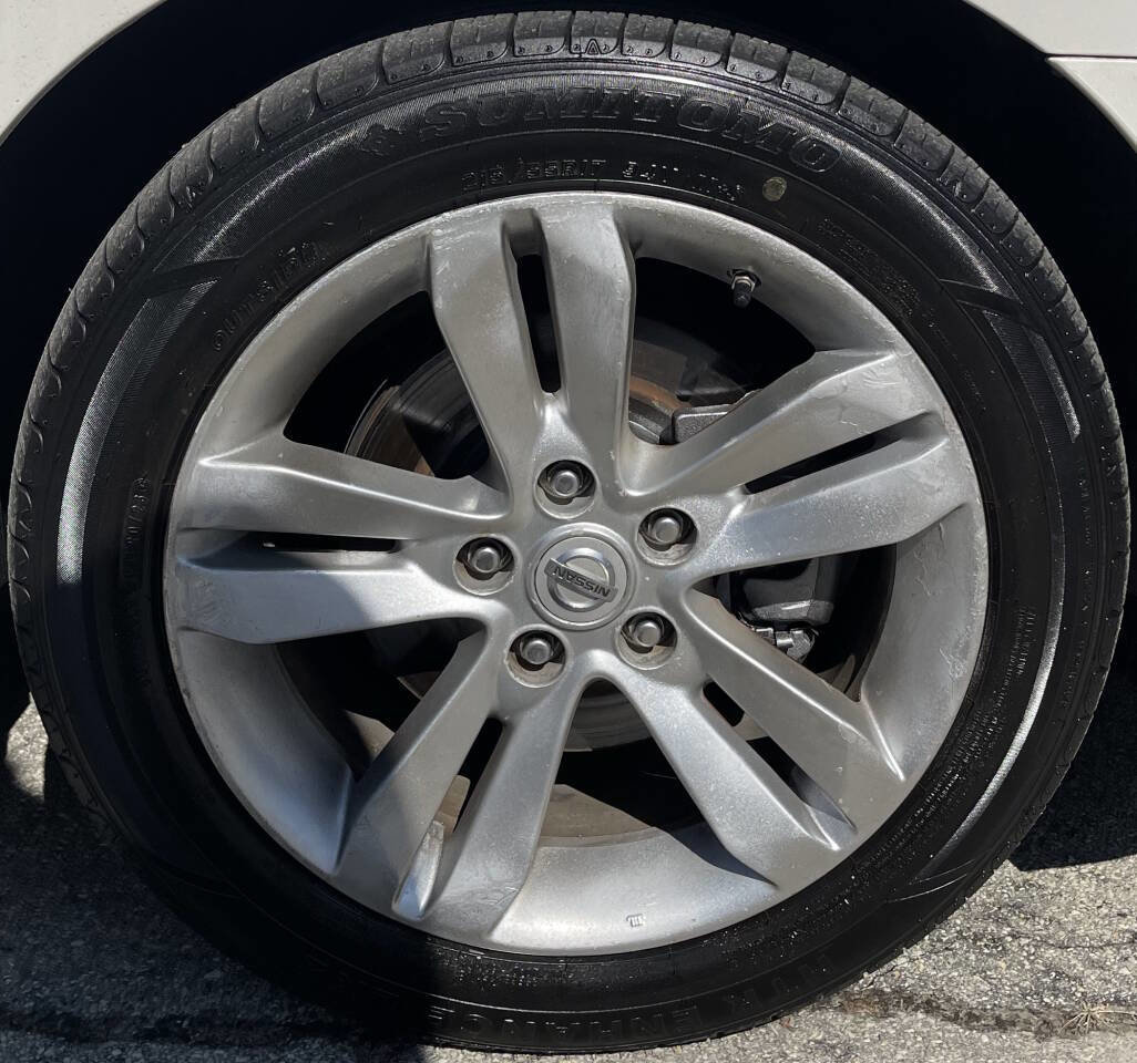 Used 2011 Nissan Altima 3.5 SR w/ 3.5SR Premium Pkg image 12