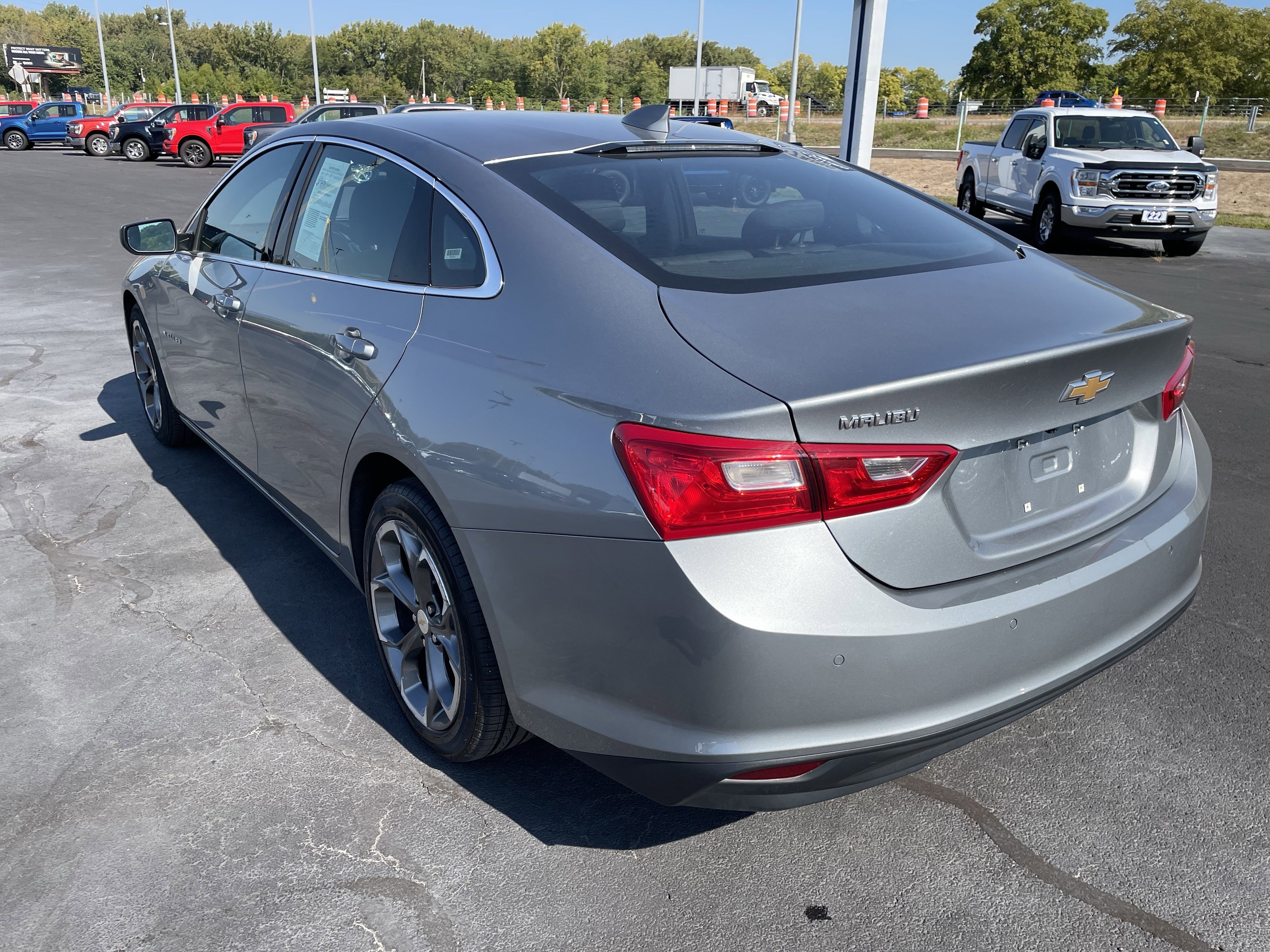 Used 2024 Chevrolet Malibu LT image 3