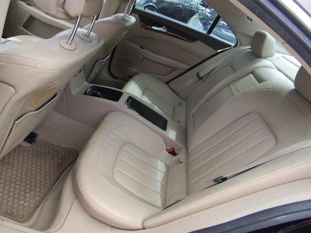 Used 2014 Mercedes-Benz CLS 550 4MATIC image 8