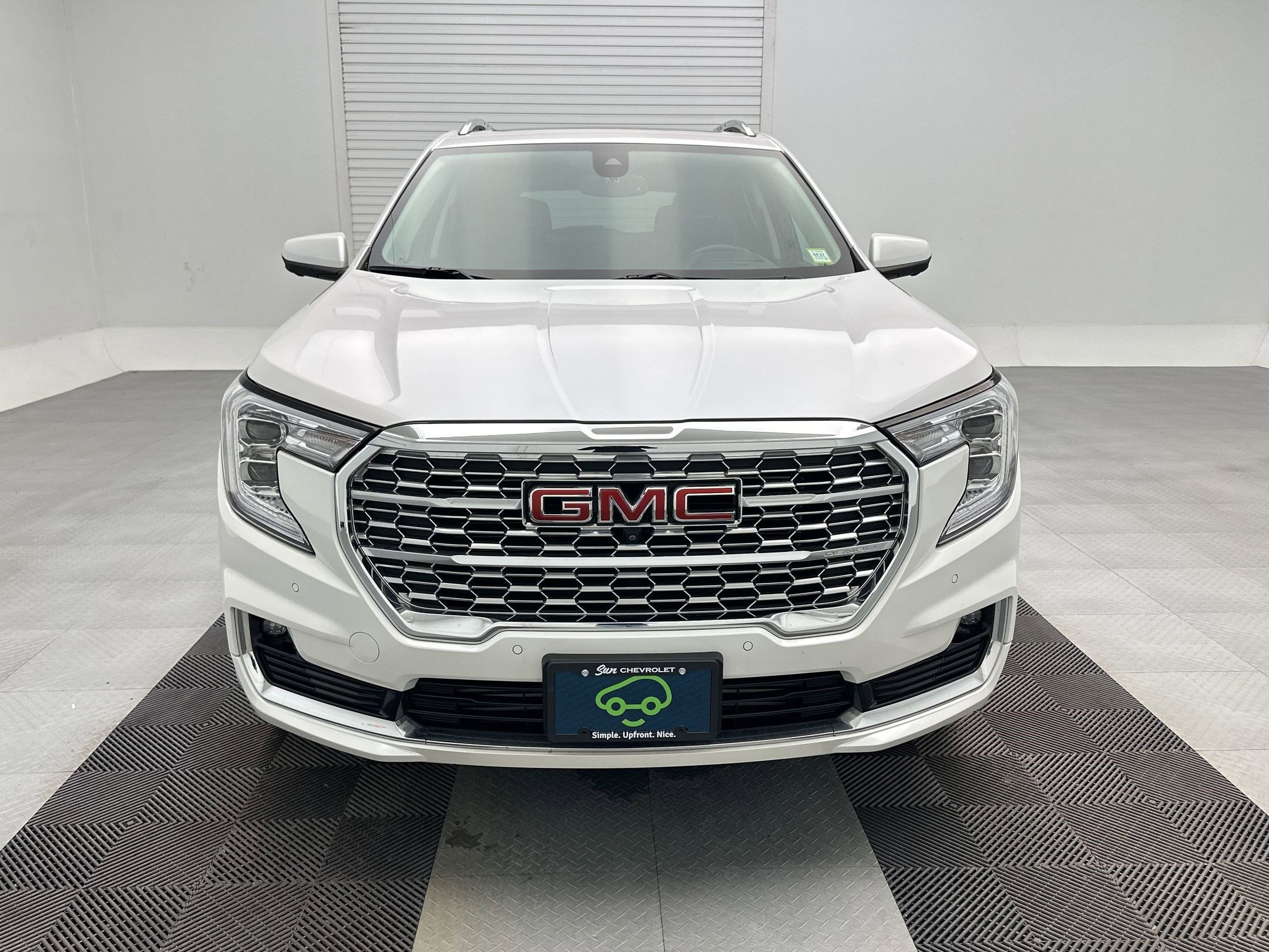 Certified 2022 GMC Terrain Denali w/ Denali Premium Package AWD/4WD image 6