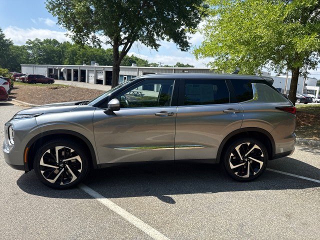 Used 2022 Mitsubishi Outlander SE AWD/4WD image 4