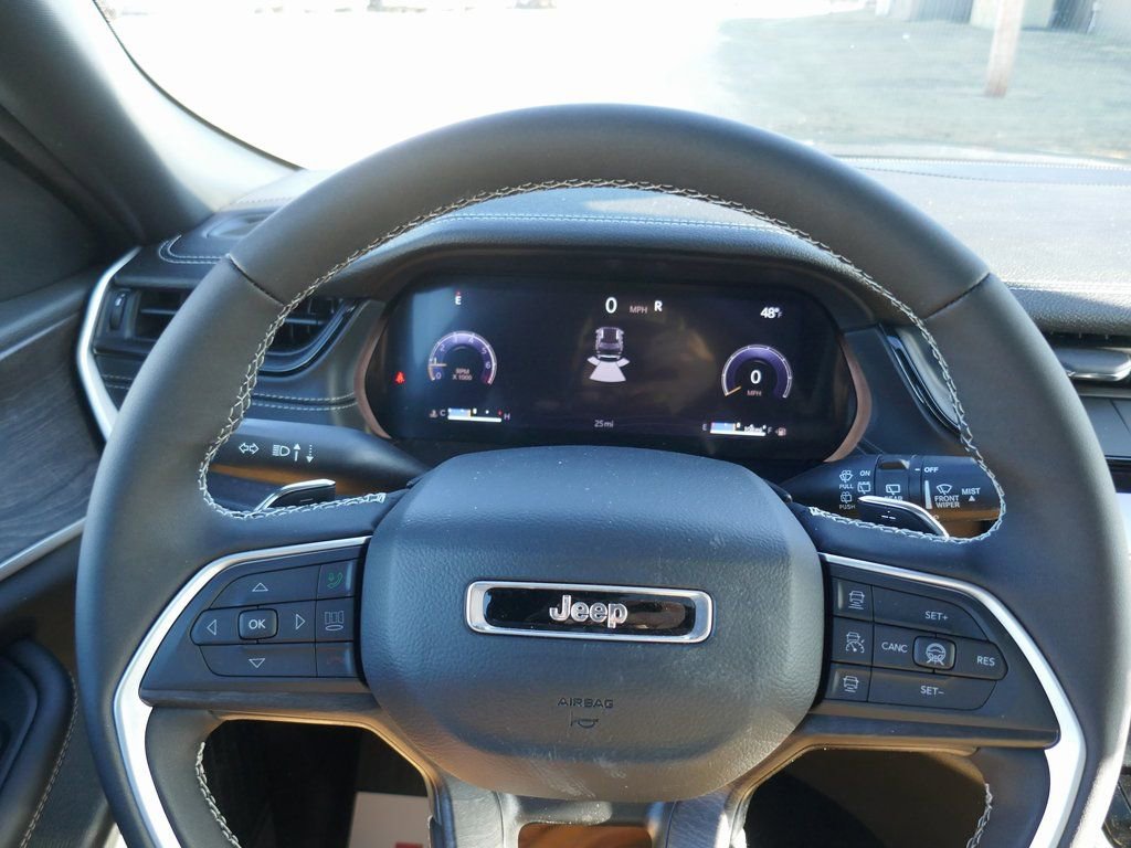 New 2026 Jeep Grand Cherokee Altitude image 21