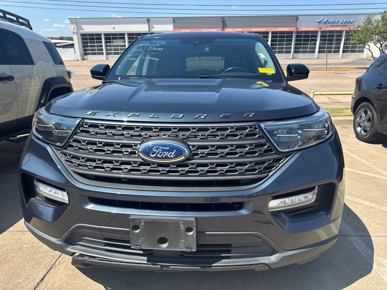 Used 2022 Ford Explorer XLT w/ Equipment Group 202A RWD image 2