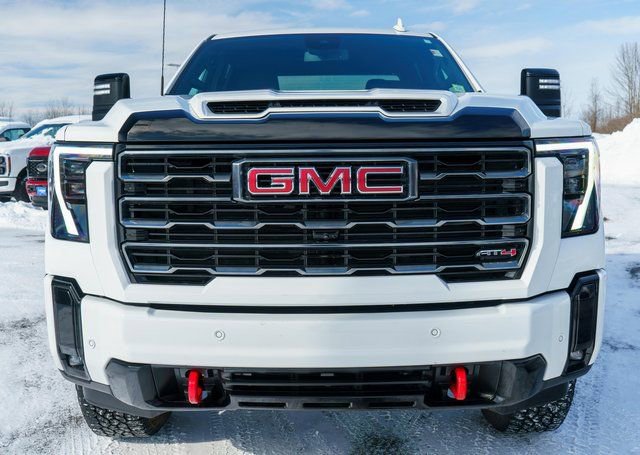Used 2025 GMC Sierra 2500 AT4 AWD/4WD image 3