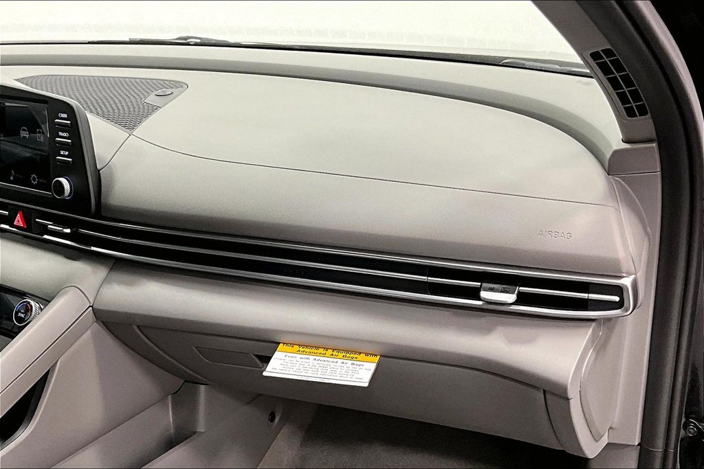 New 2026 Hyundai Elantra SEL Sport Premium FWD image 9