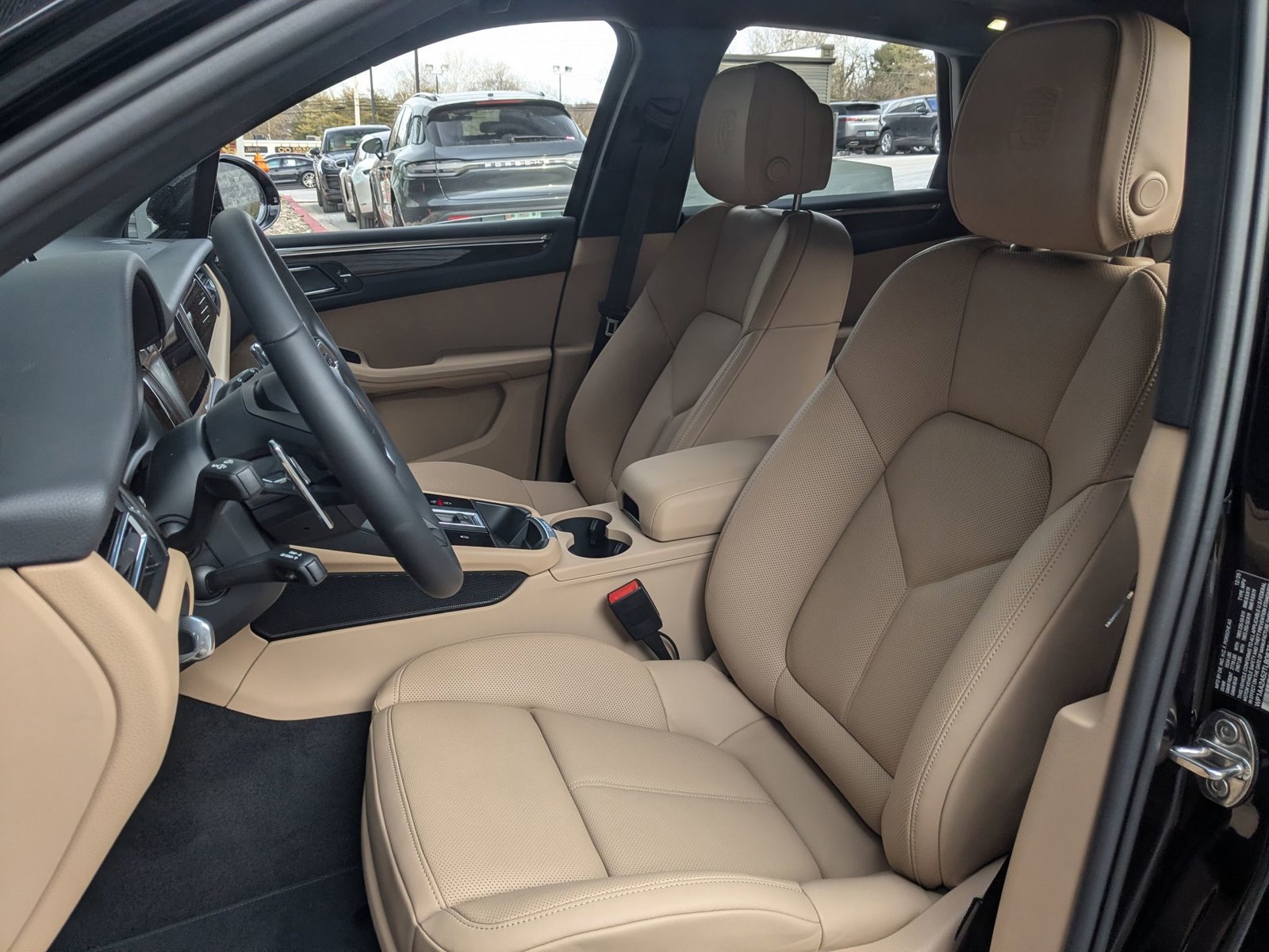 New 2026 Porsche Macan image 5