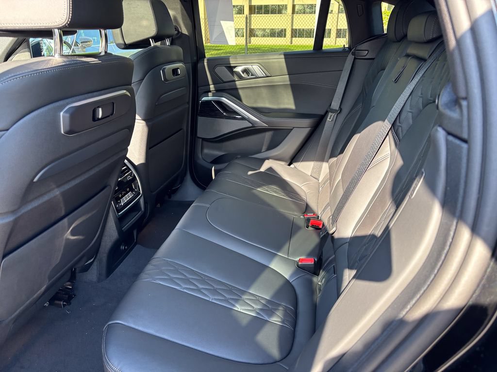New 2027 BMW X6 xDrive40i AWD/4WD image 34