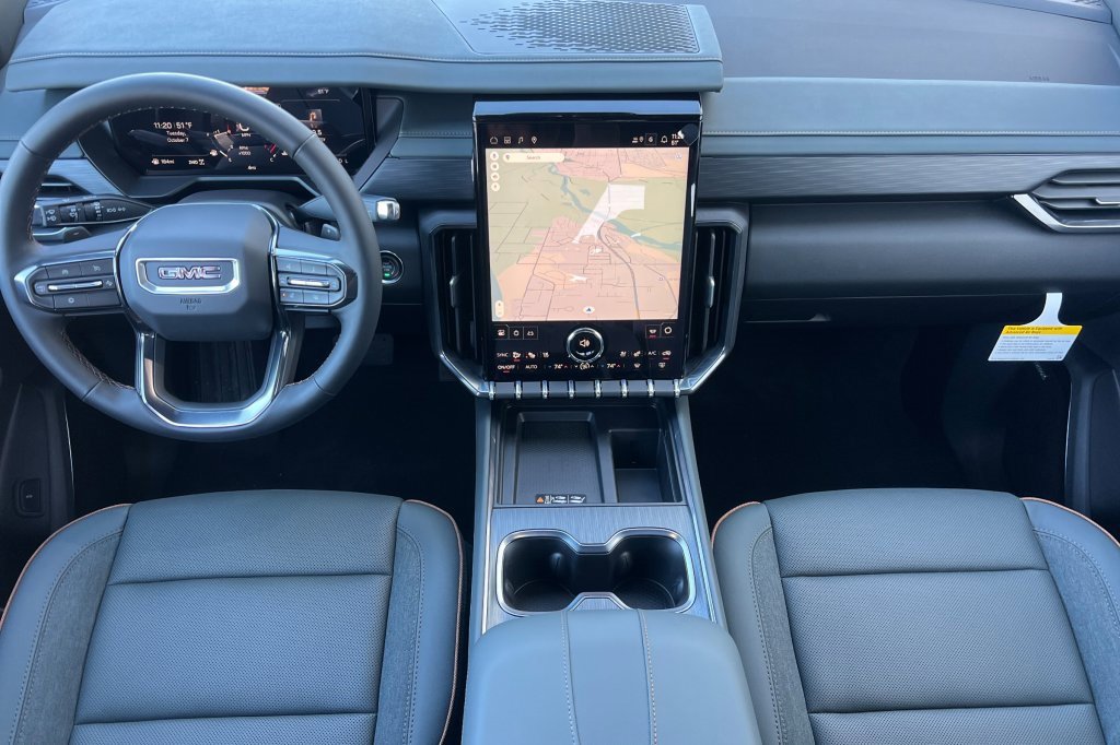 New 2026 GMC Acadia AT4 w/ Luxury Package image 10