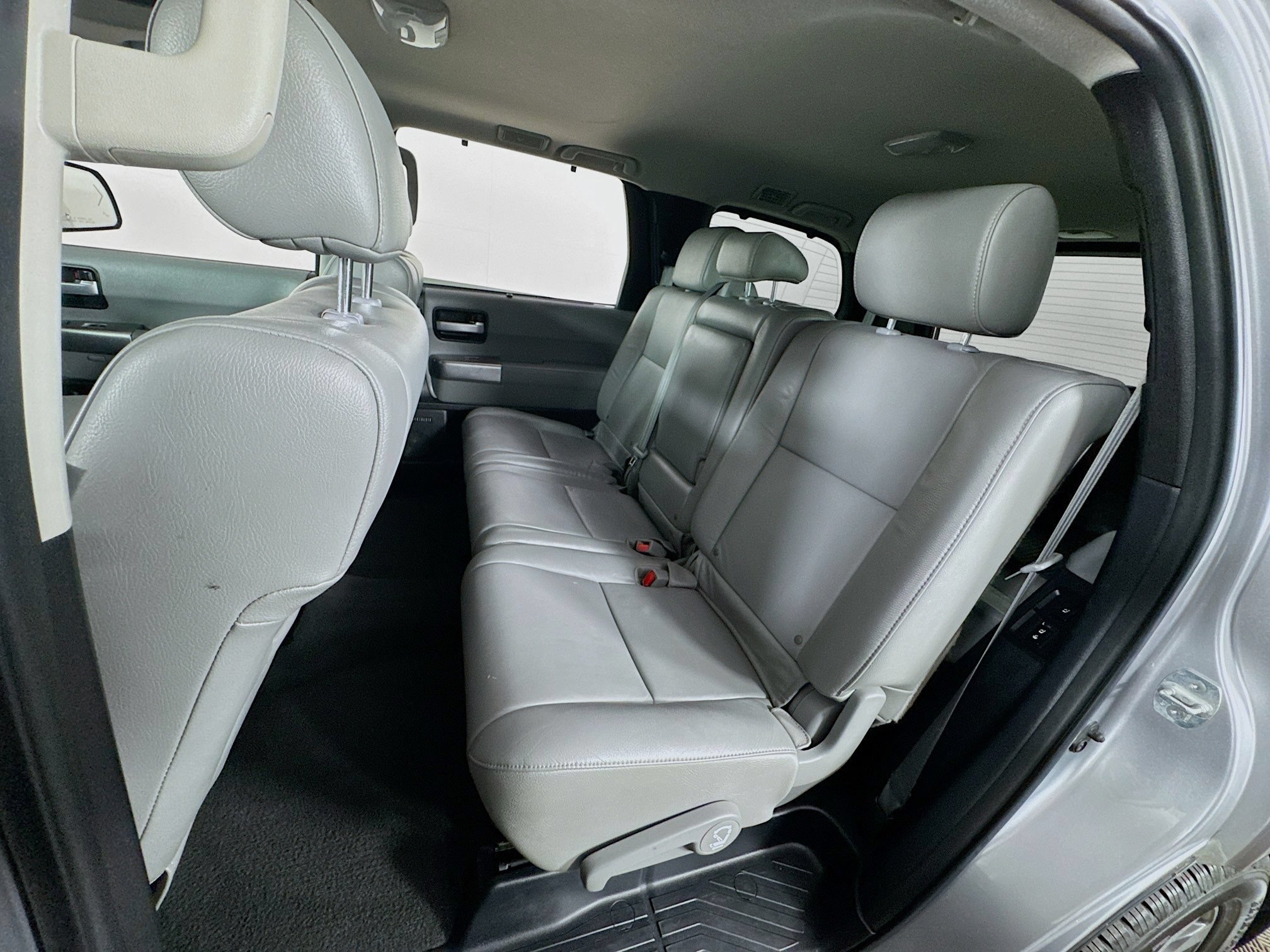 Certified 2019 Toyota Sequoia Limited w/ Safety & Convenience Package AWD/4WD image 18