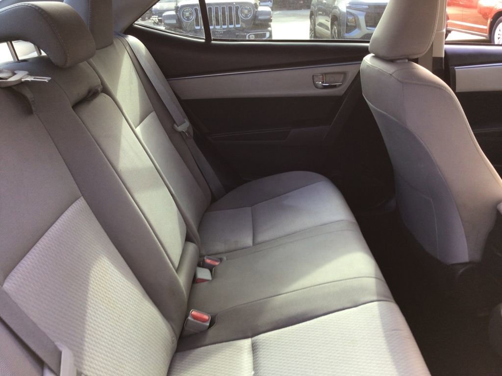 Used 2015 Toyota Corolla LE FWD image 29