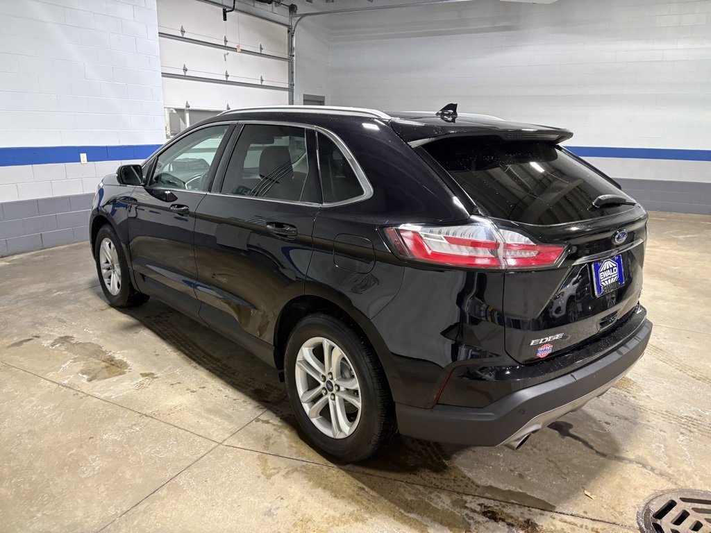 Used 2020 Ford Edge SEL w/ Convenience Package image 4