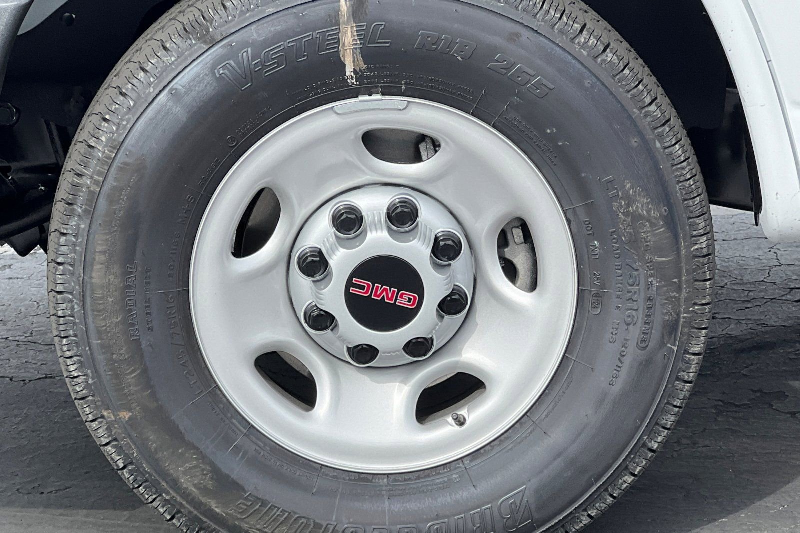 New 2025 GMC Savana 2500 w/ Driver Convenience Package RWD image 28