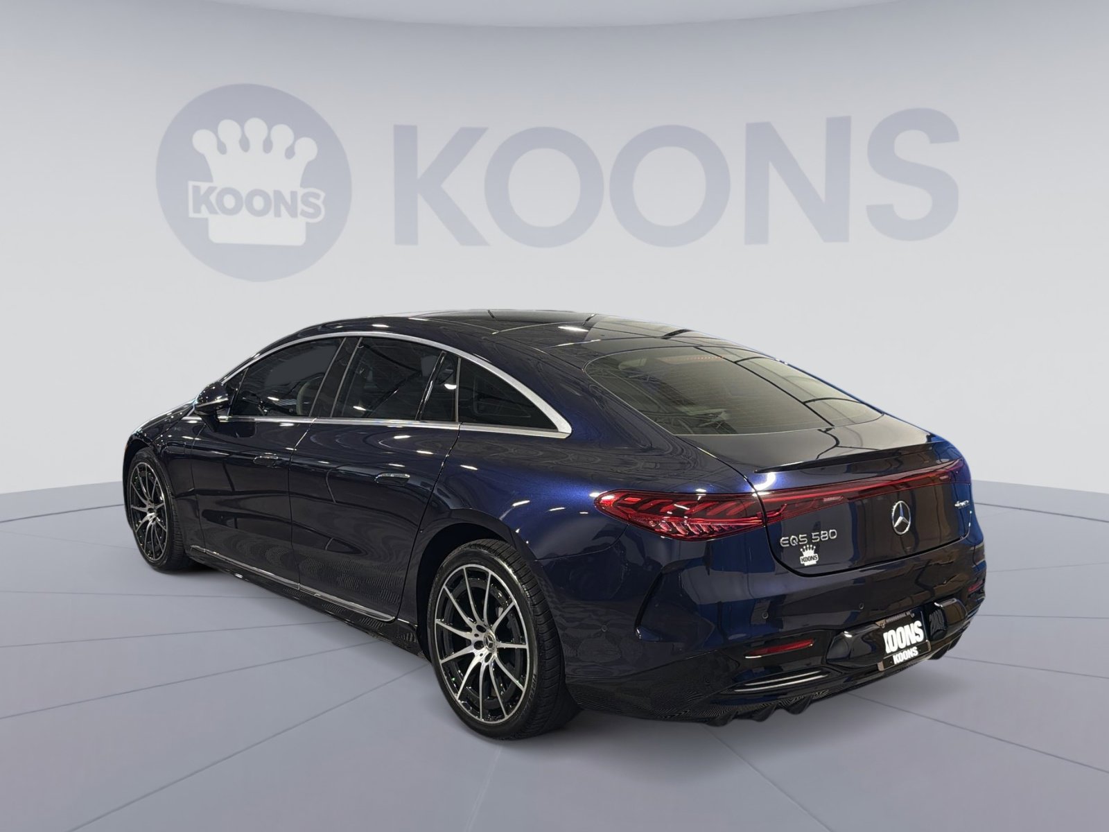 Used 2022 Mercedes-Benz EQS 580 4MATIC Sedan image 4